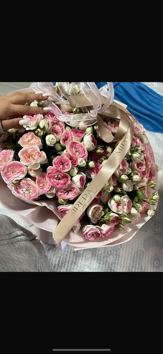 кустовые розы 17 веток