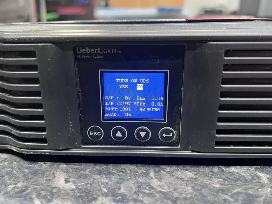 Продам ИБП 3000 ВА Vertiv для сервера