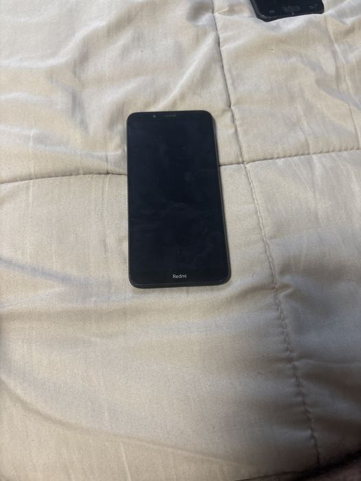 Lot Electronice – 1 Tabletă FUNCȚIONALĂ + 3 Telefoane PENTRU PIESE (Ecrane intacte
