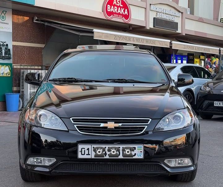 Jenrta nasiya savdo 5000$ 4000$ Riyalni oladigola tel qisin