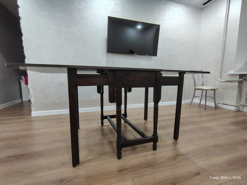 Столы и детский стул продам срочно