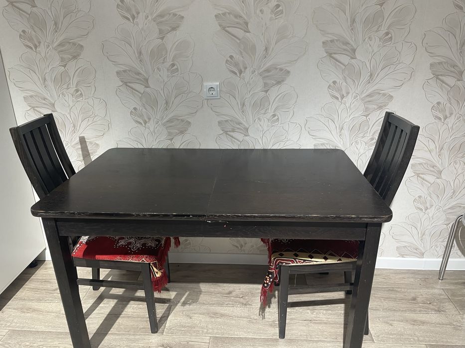 Стол с 6 стульями