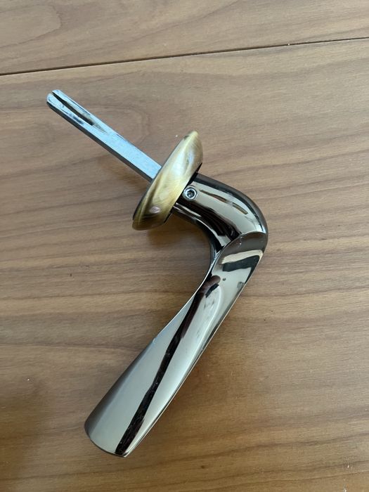 Межкомнатные дверные ручки