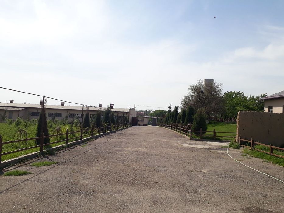 Bektemir Quyliq tarafda 30 va 47 sotok baza Sotiladi