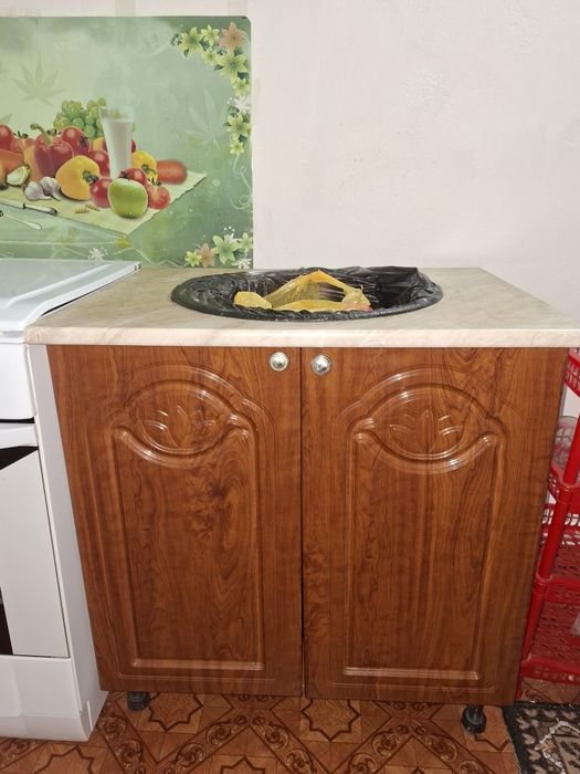 Кухонный шкаф б/у