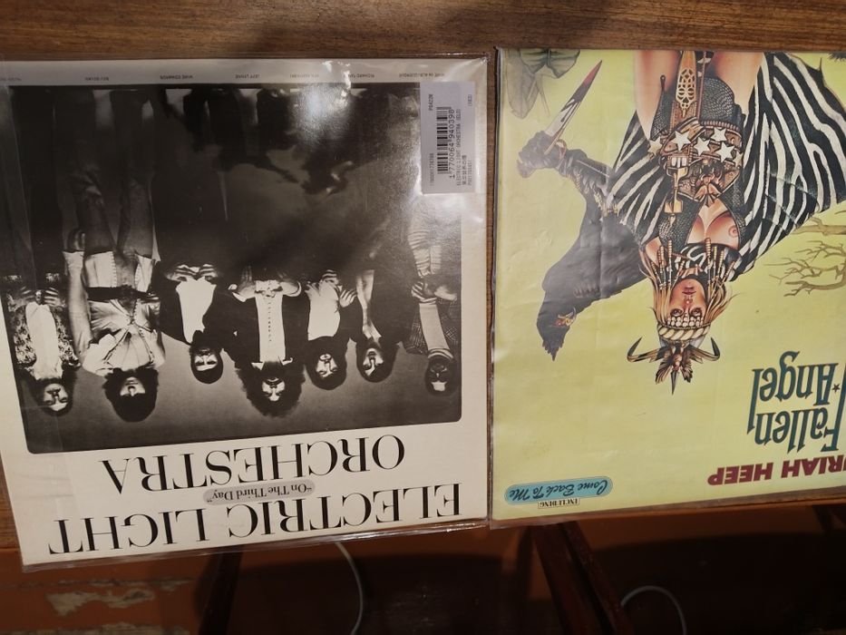 Виниловые пластинки продам.