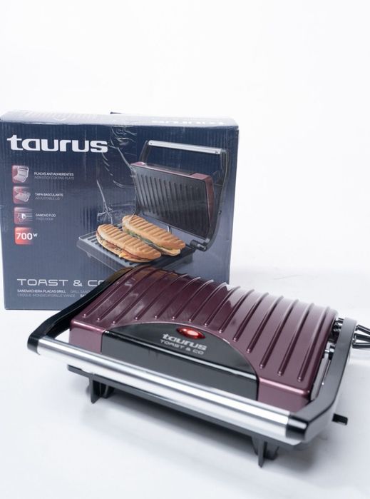 електрически сандвич тостер/грил Taurus Toast & Co.     Мощност: 700W за бързо приготвяне.  Плочи: Незалепващи плочи с оребрен дизайн