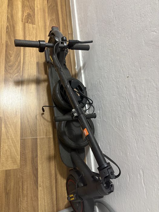Xiaomi Mi Electric Scooter M365