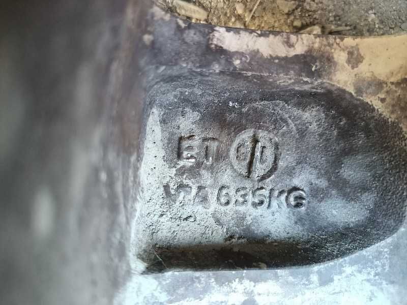 Продам оригинальные легкосплавные диски на Пежо