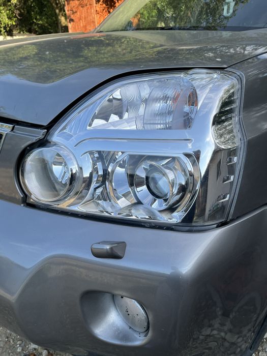 Far stanga Xenon Nissan X -Trail T31