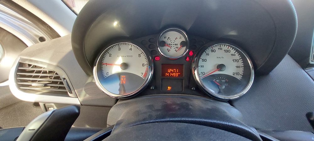 Продам или обмен пежо 207