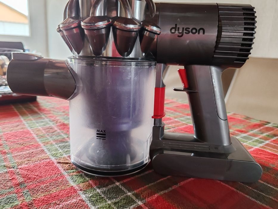 Dyson DC62 cu baterie obosită