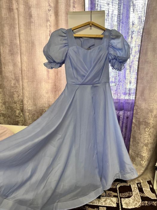 Продам вечернее платье. Надевалось один раз.