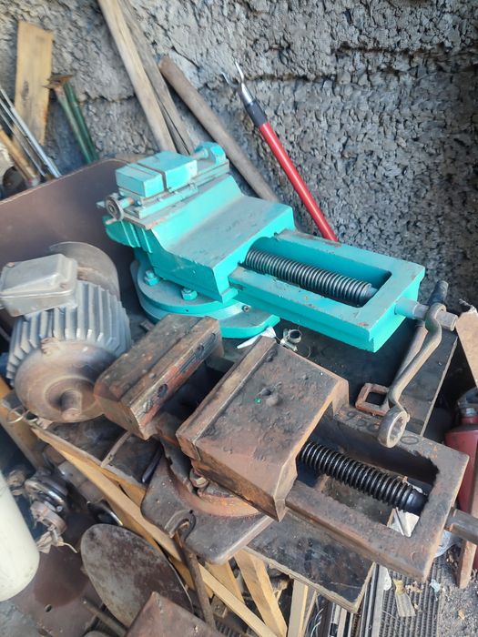 Вилы пресс лопаты , самовар утварь