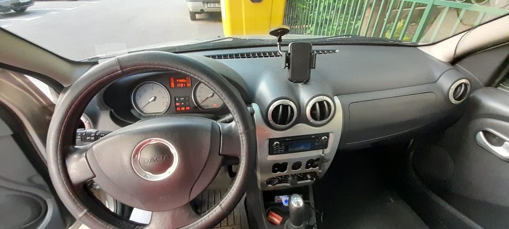 Dacia sandero berlina hatchback
