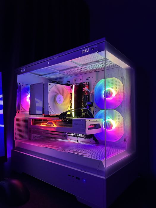 PC Gaming Ryzen 7 9800X3D RX 7800XT 32GB DDR5