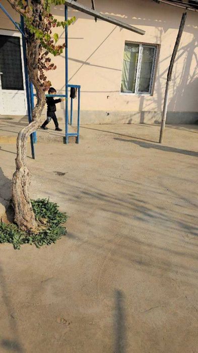 Продается дом 4 комнатный 5 соток земли на Массив Заре 28000$