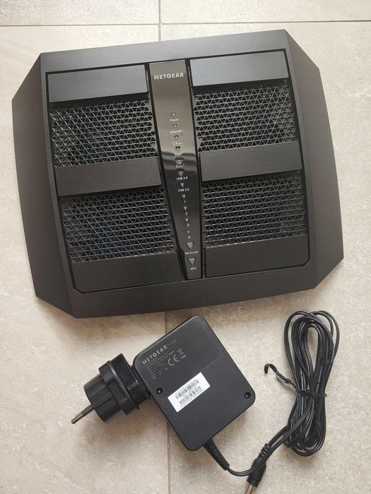 Рутер NETGEAR R8000-100UKS Nighthawk X6