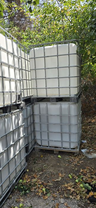 Бидони , цистерни кубче 1000 литра 1 тон