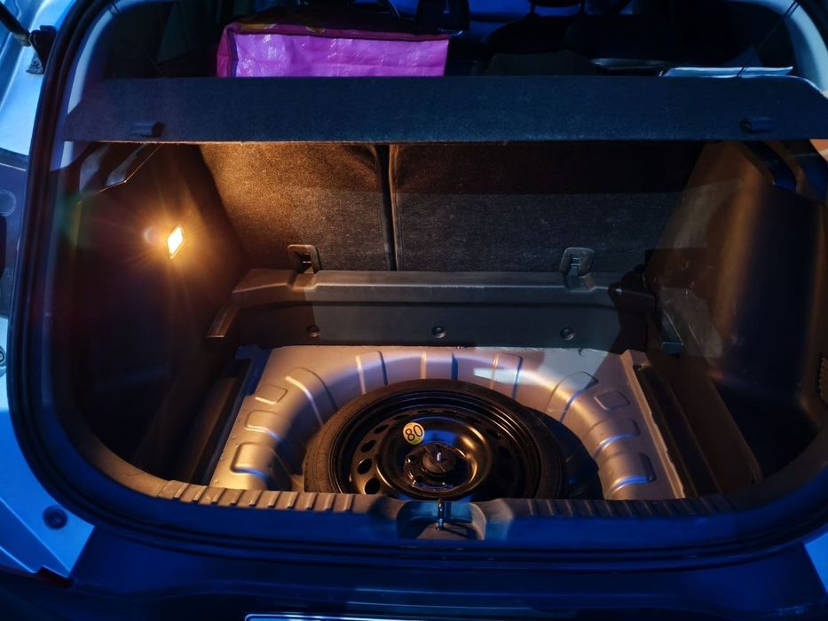 Трекер 2023 йил срочно сотилади.