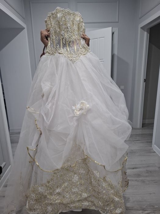 Платье свадебное