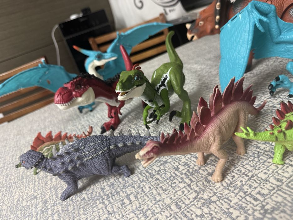 Игрушка динозавр Marwin