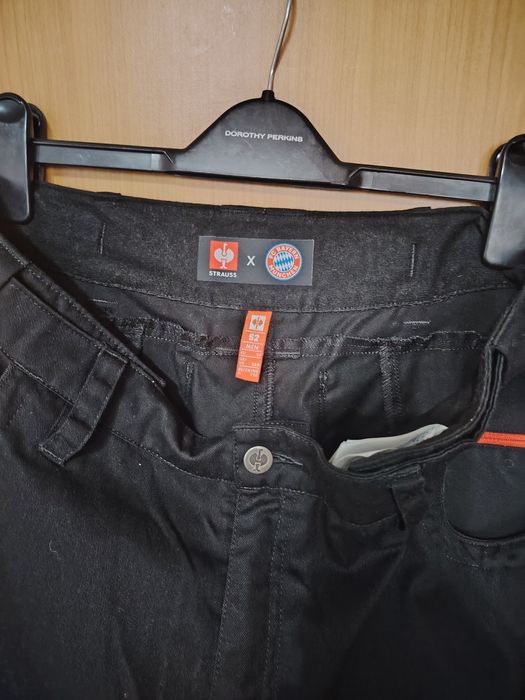 Vînd pantalonii scurți bărbati work Enghelber Strauss mărimea L -XL!