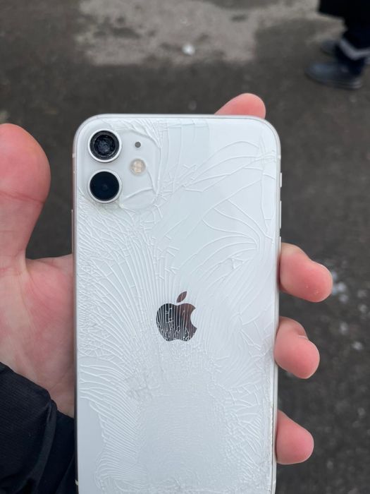 Продам iPhone 11
