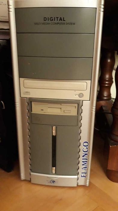 Unitati desktop PC in diverse configuratii