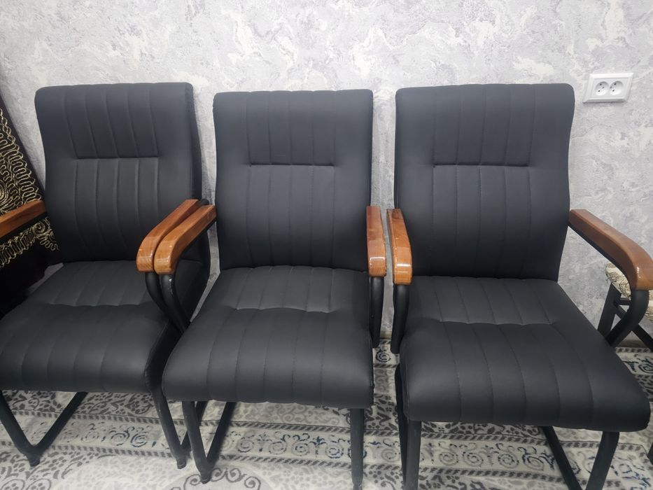 Kreslo bor 4ta xolati yangi