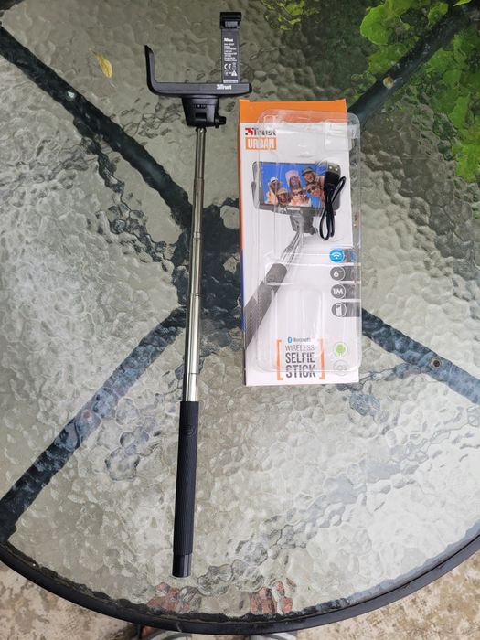 Selfie Stick Bluetooth Trust Urban – Extensibil 1m, Baterie Reîncărcabilă