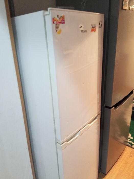 Холодильник Буу в хорошем состояний