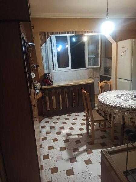 Дава се под наем Двустаен апартамент в Бургас, Славейков - 60 кв.м за 331.5 € - Снимка #2