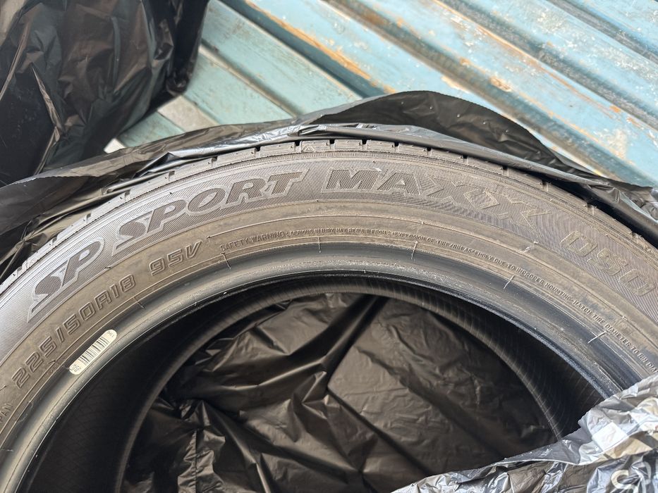 Set 4 anvelope vară Dunlop SP Sport Maxx 050 - 225/50 R18 95V (Ca noi - DOT 2026)
