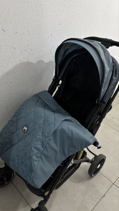 Продаю коляски 2 шт