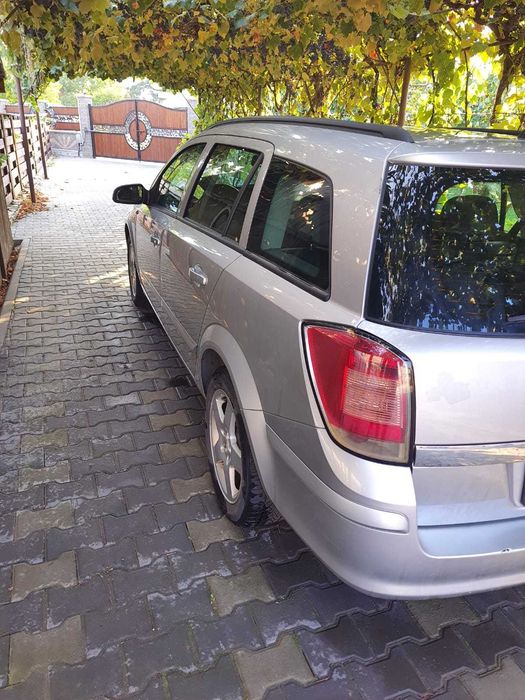 Autoturism OPEL astra H