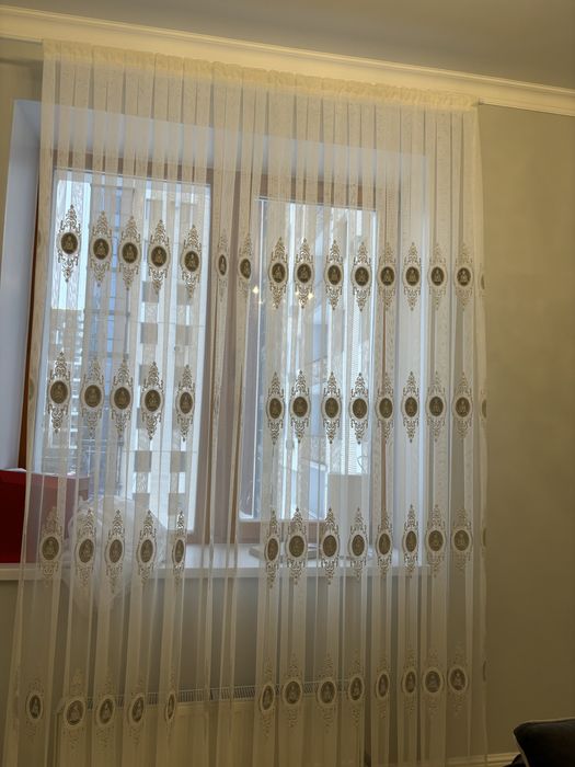 Белая тюль с узором