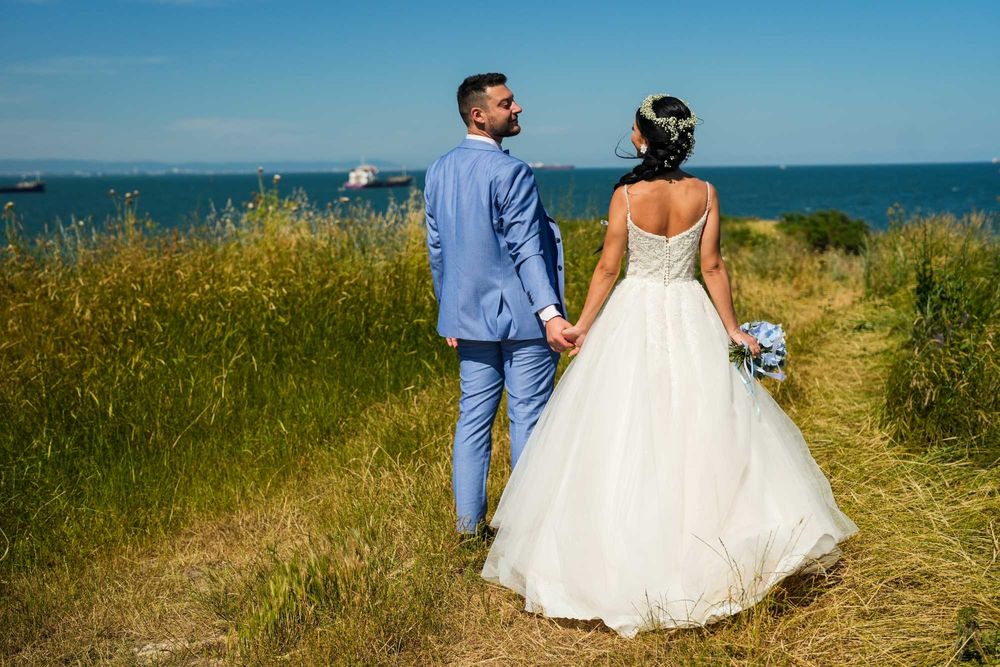 Сватбена рокля цвят ivory