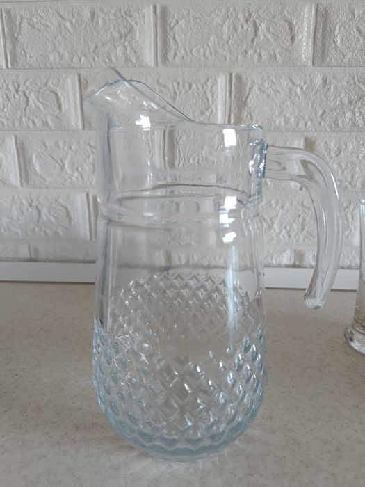 Стеклянный графин