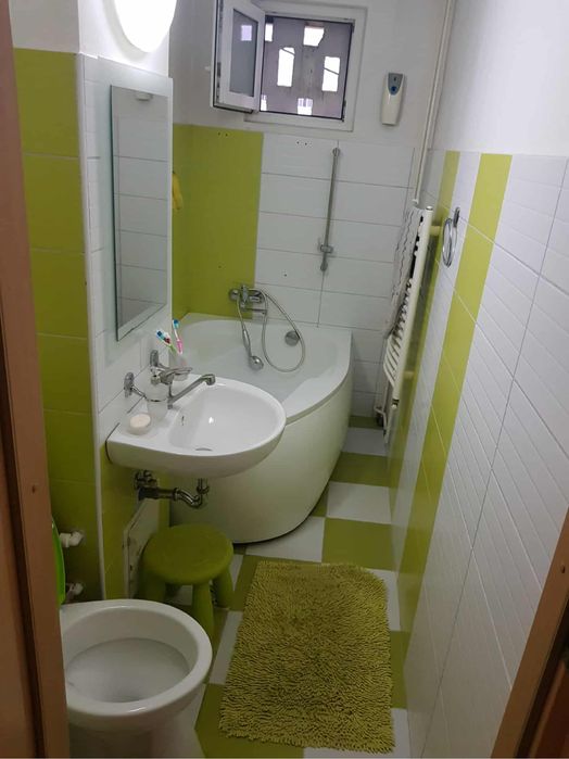 Inchiriez apartament cu 2 camere, zona Vest OMV