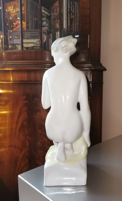 Антикварна порцеланова фигура марка Холохаза Унгария рядка колекция