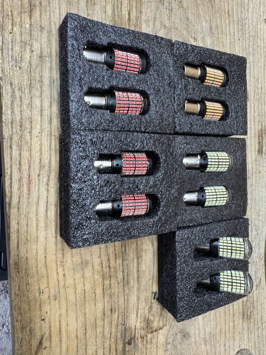 CanBus 12v Led крушки за стоп и мигач (американски мигач)