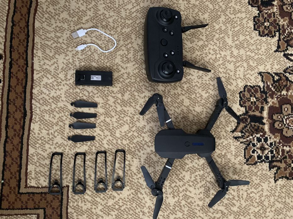 Продам дрон за 15к срочно