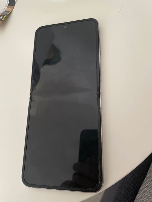 Vând Samsung flip 5 pentru piese