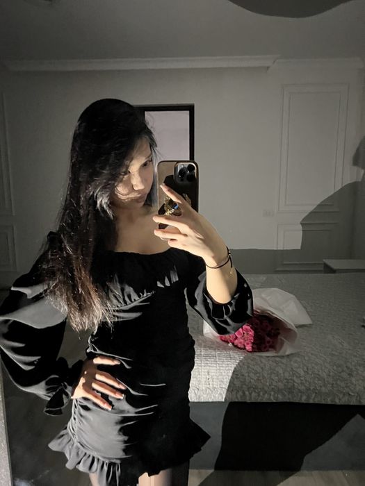 Платье чёрный очень красивый