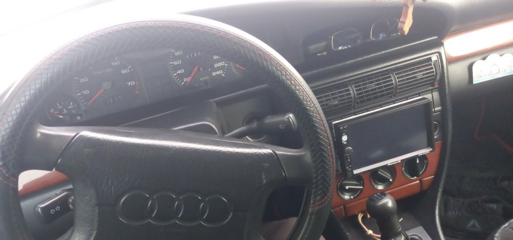 Продам ауди 100 с4