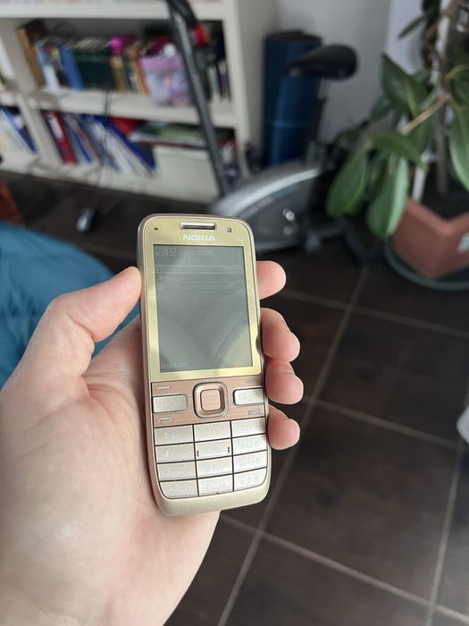 Nokia E52 Gold, 2 GB