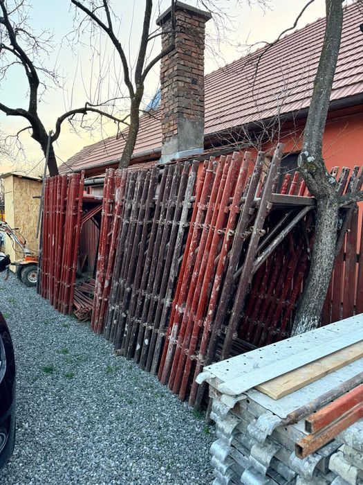 Închiriez schela metalică