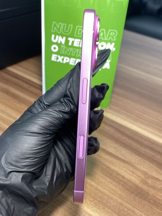 iPhone 16 • 128 GB • Pink