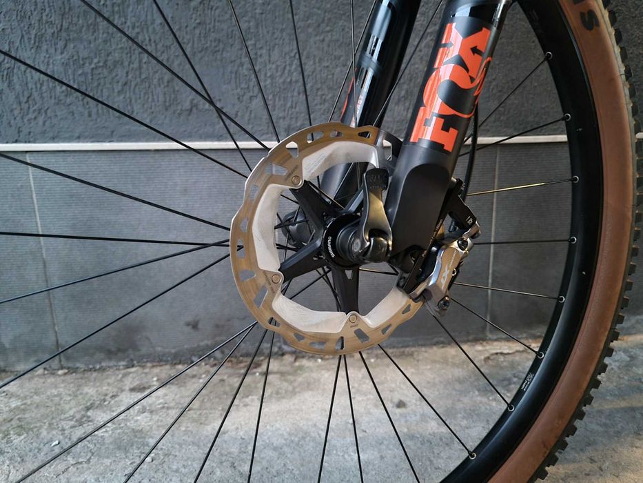 Карбонов велосипед КТМ